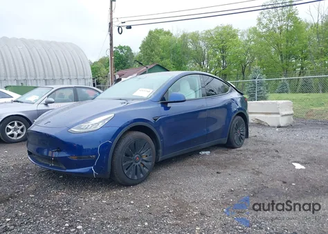 2023 Tesla Model Y Awd/Long Range Dual Motor All-Wheel Drive z USA, uszkodzony, nr VIN 7SAYGDEE6PF603981